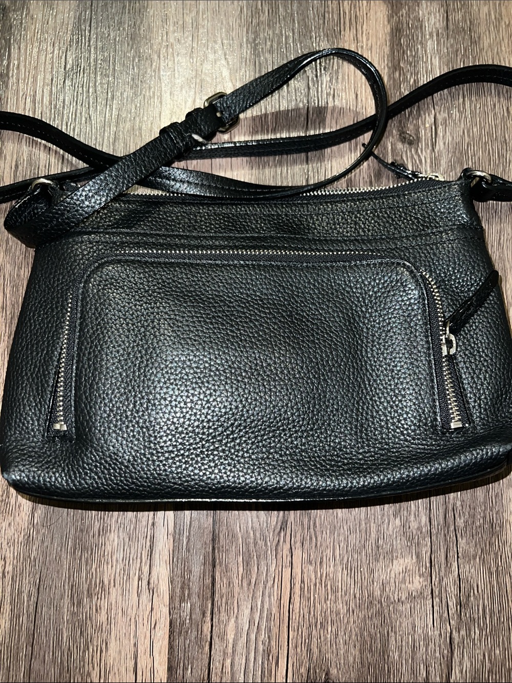Pebbled Classic Black Leather Crossbody Bag - Picture 12 of 12